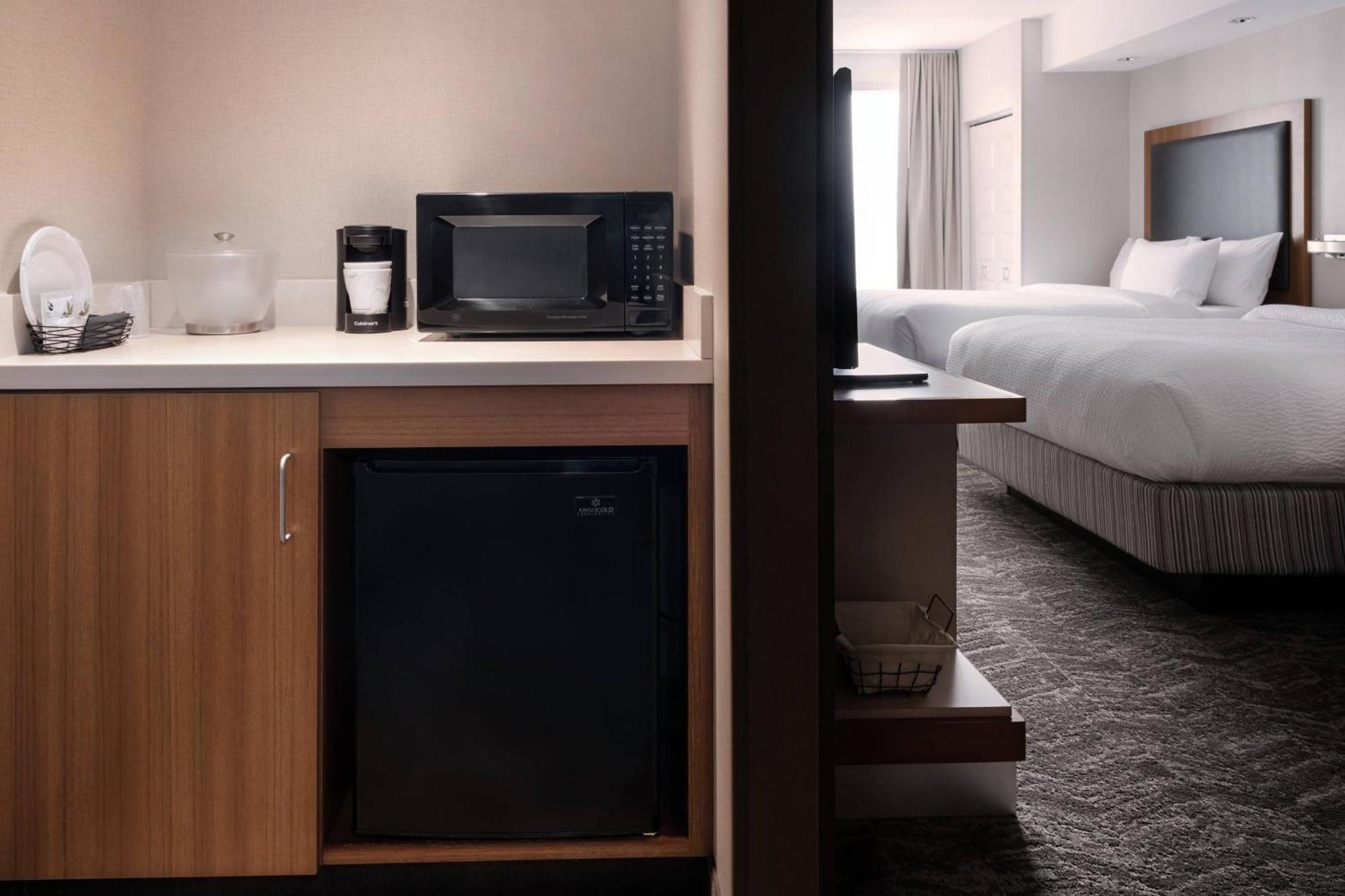 Hotel Springhill By Marriott Syracuse Carrier Circle 3*